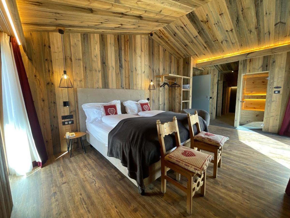 Hotel Piccolo Tibet Livigno Bagian luar foto