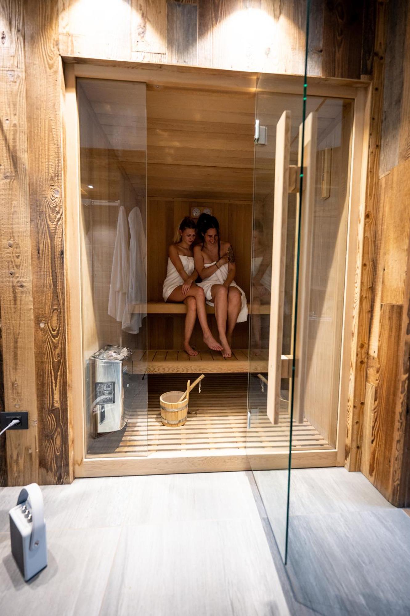 Hotel Piccolo Tibet Livigno Bagian luar foto
