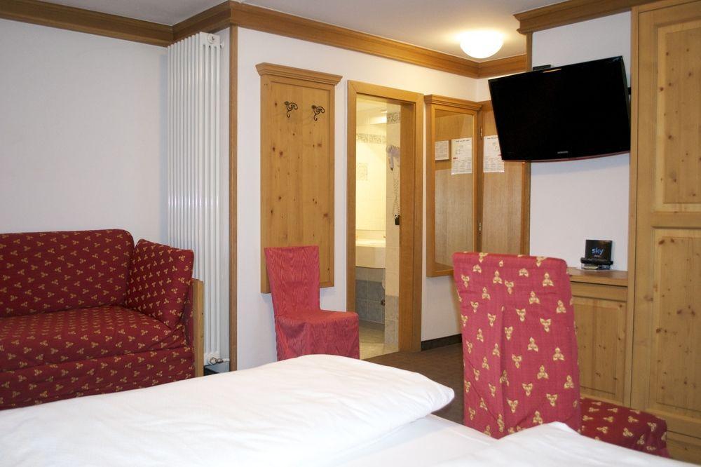 Hotel Piccolo Tibet Livigno Bagian luar foto